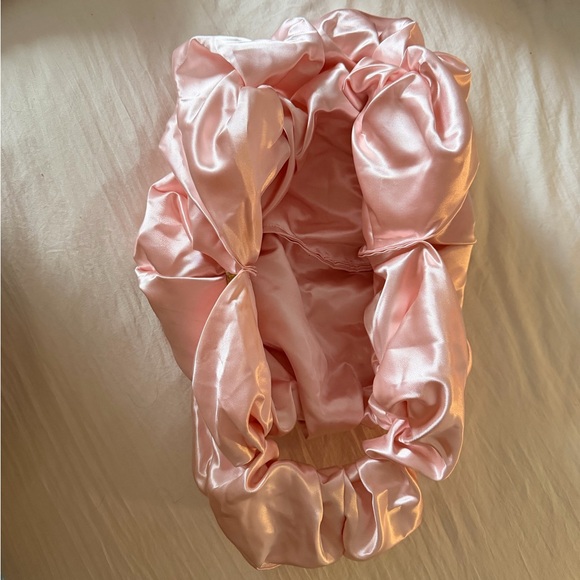 Room Shop “Bounce Baguette” Pink Scrunchie Handbag - Picture 6 of 7